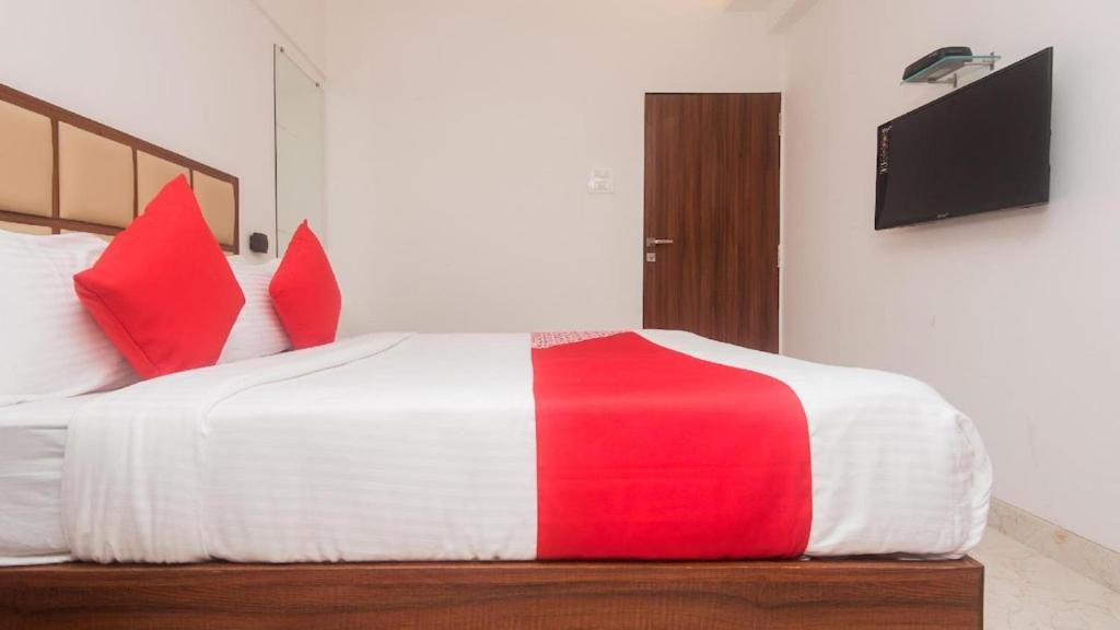 Grand Plaza Hotel 3*